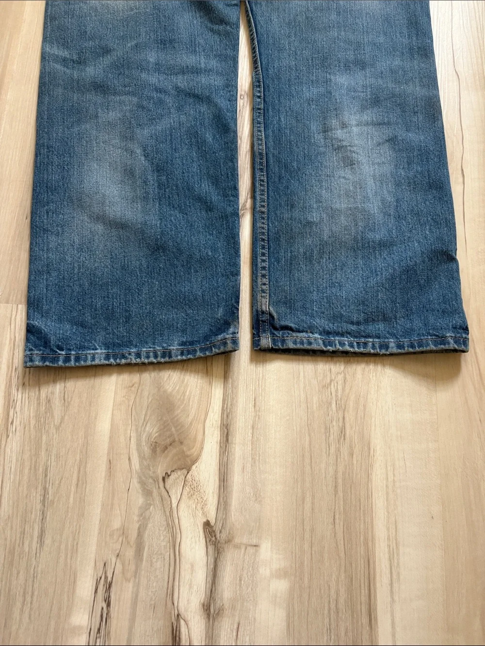 VTG wash Levis Men's Distressed Straight Jeans